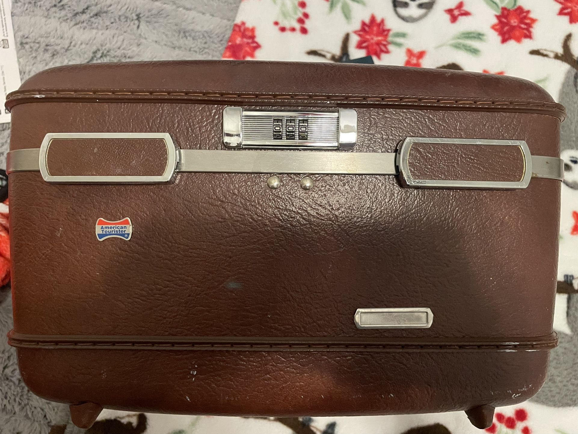 American Touristet Vintage 1950’s - 1960’s Vintage Train / Makeup