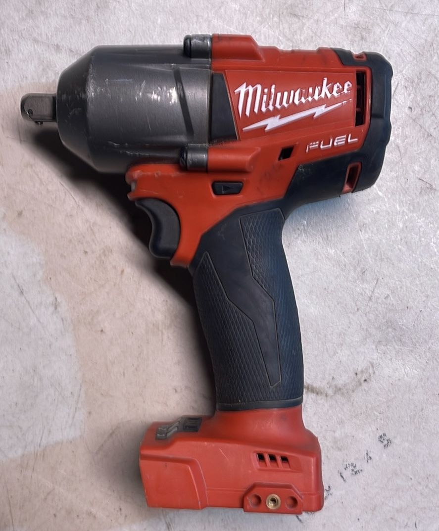 Milwaukee M18 2860-20 Mid-Torque Impact Wrench - Red