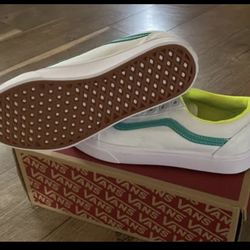 New Vans  , no shoe lace