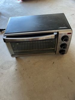Black & Decker compact Countertop Toaster Oven