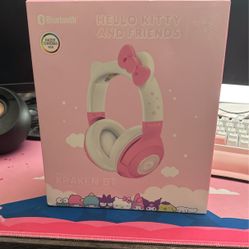 Hello Kitty And Friends Razer Kraken BT Headset