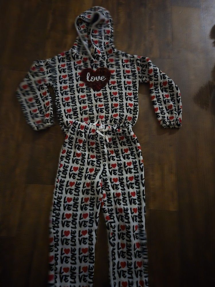 Little Girls Sweats For The Cold