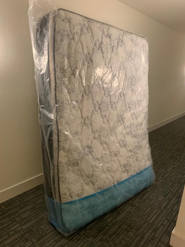 NEW QUEEN MATTRESS AND BOX SPRING_2PC 😊 AVAILABLE KING SIZE 👌