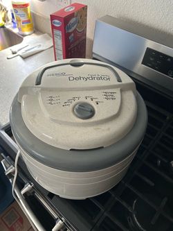 Dehydrator machine