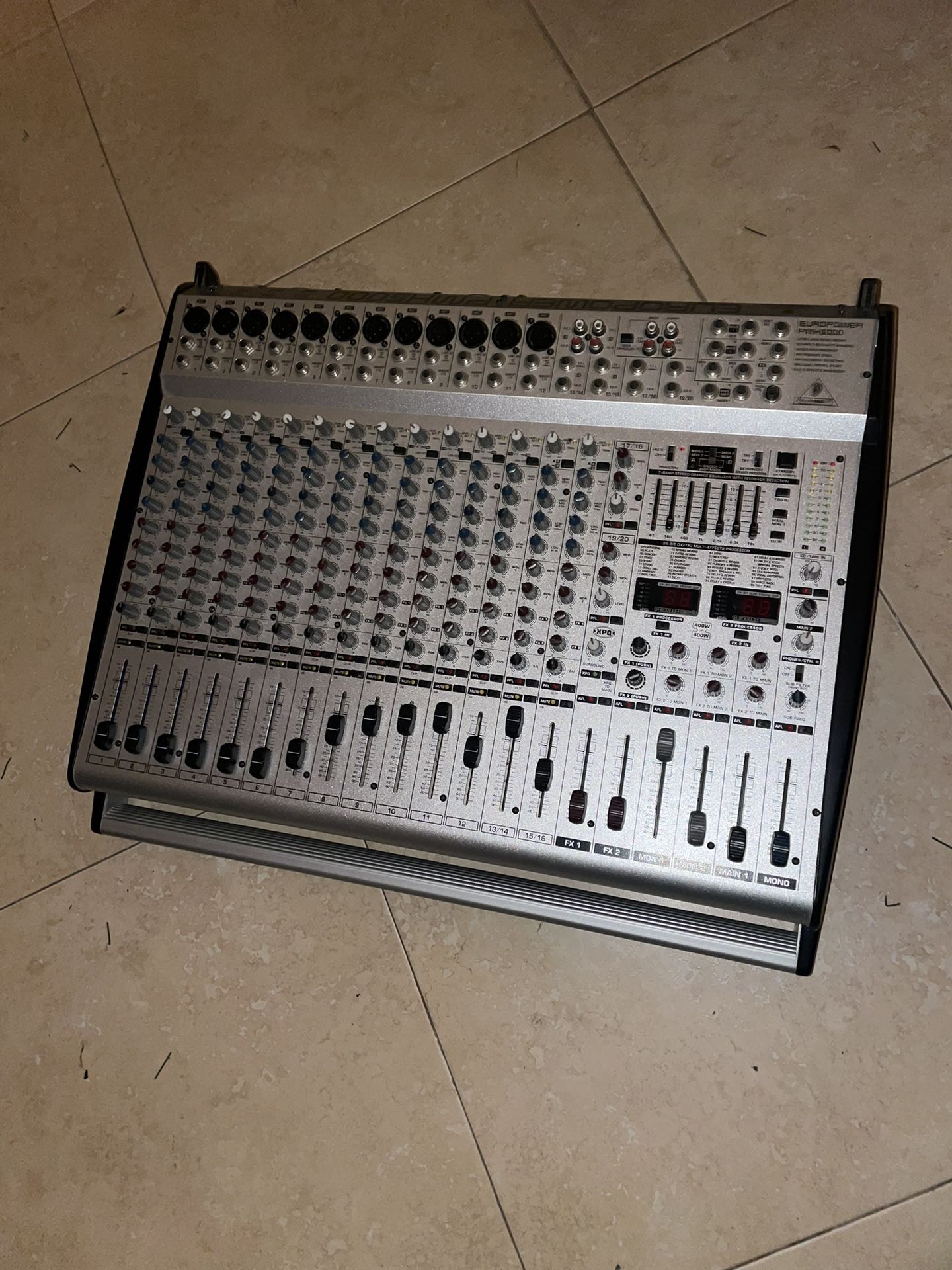 Europower PMX 5000 Behringer Powered Mixer