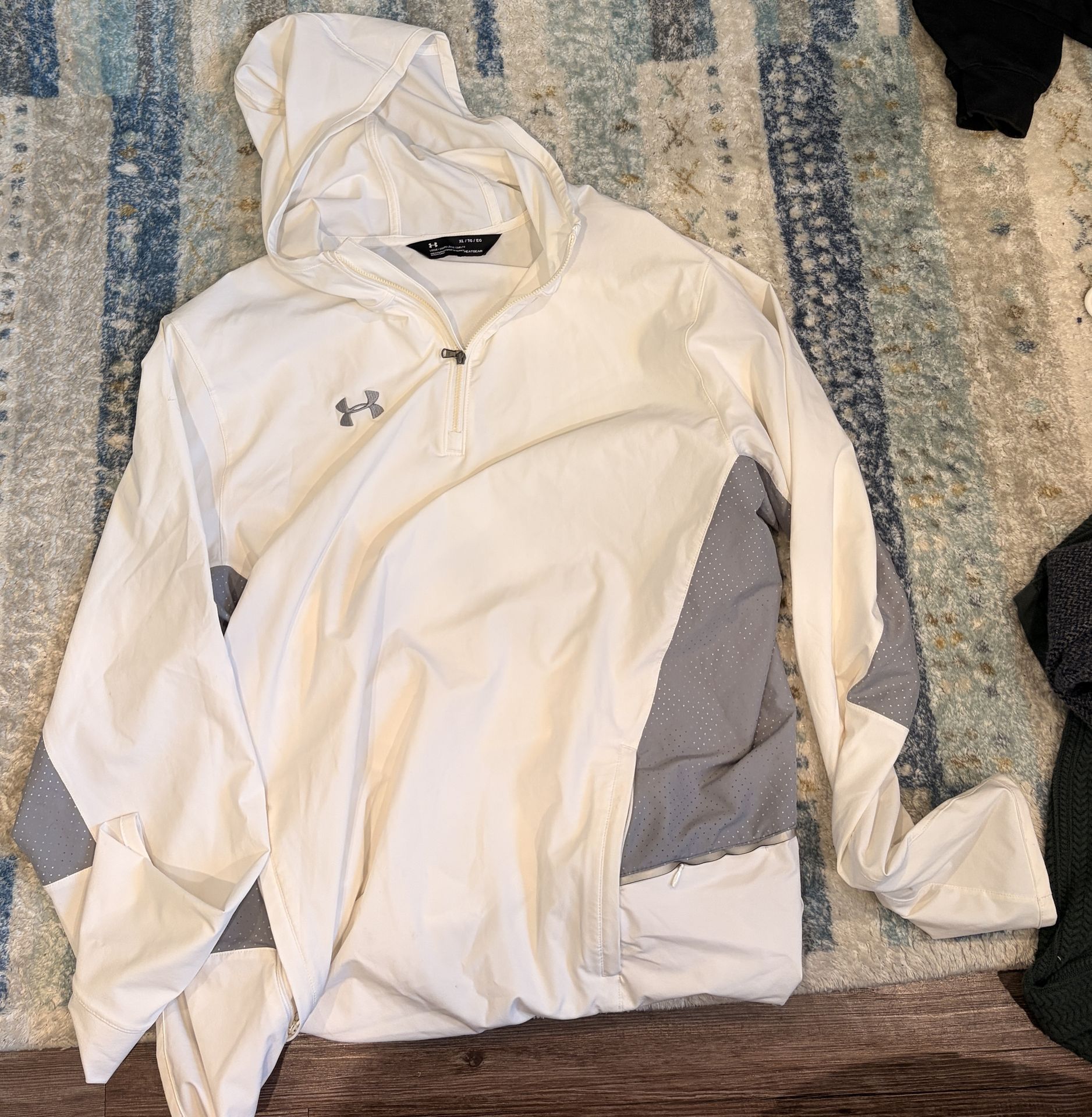 Under Armour White 1/4 Zip Pullover - XL