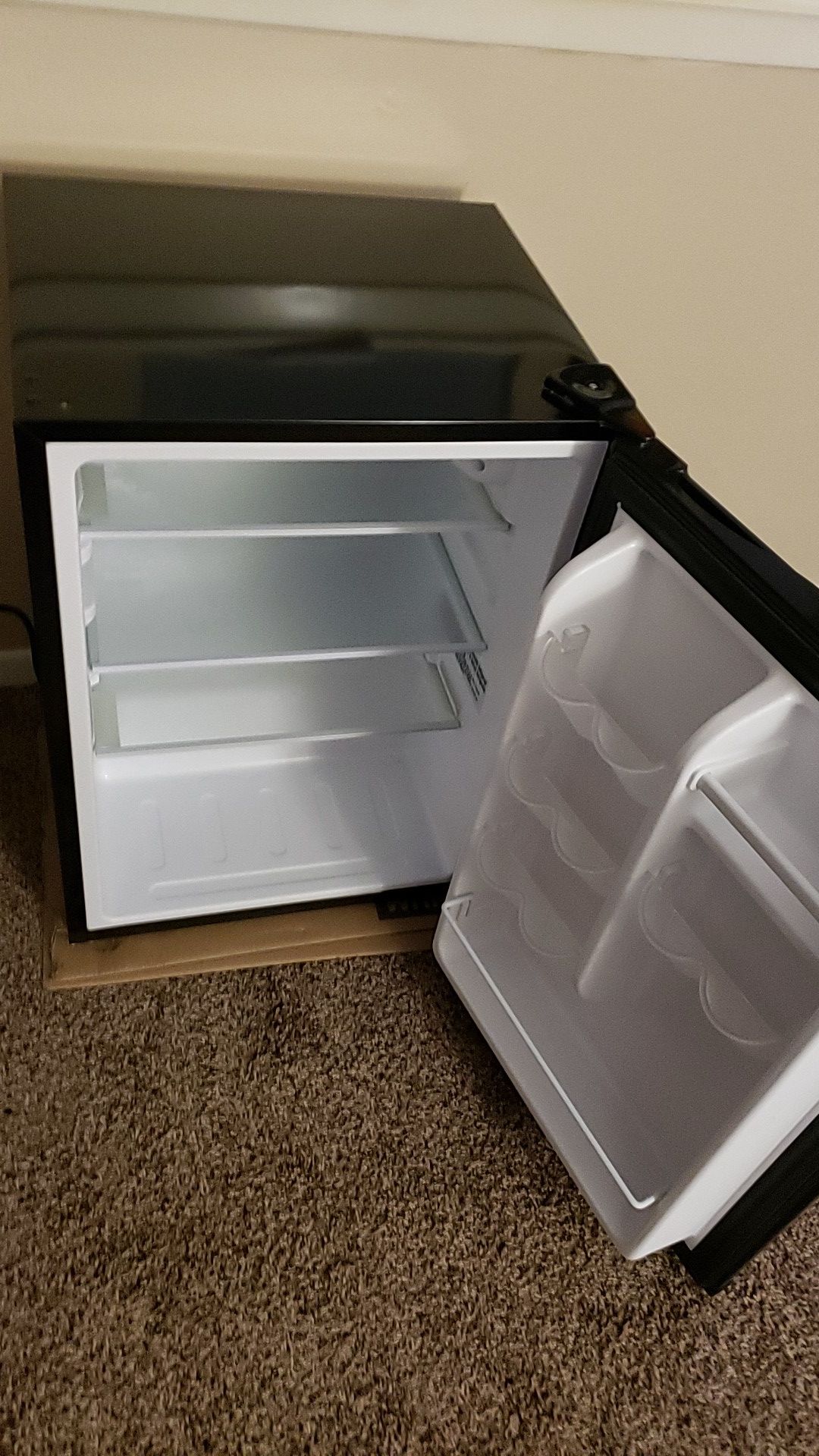 Insignia mini refrigerator