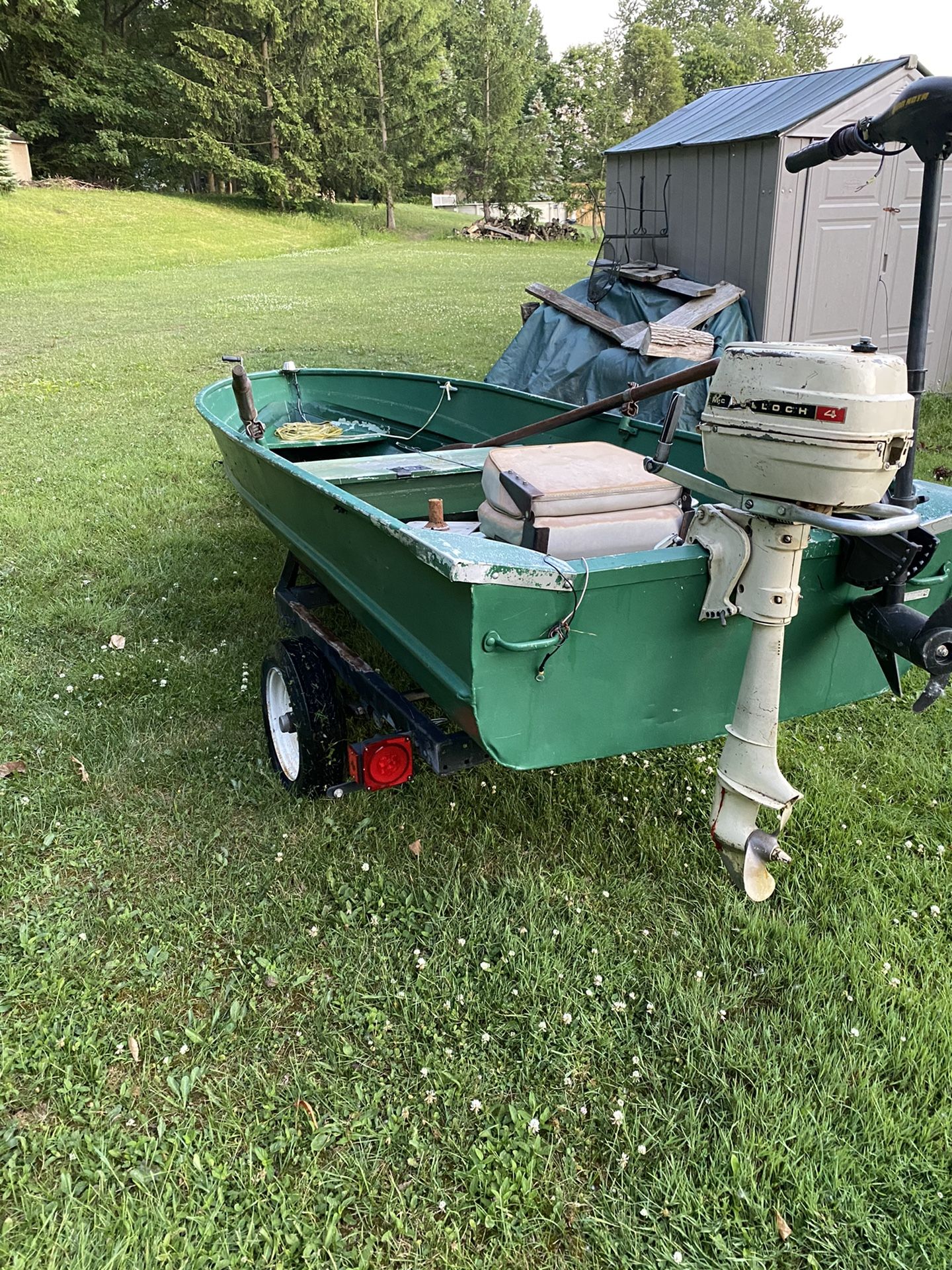 12 ft aluminum fishing boat for Sale in Northfield, OH - OfferUp