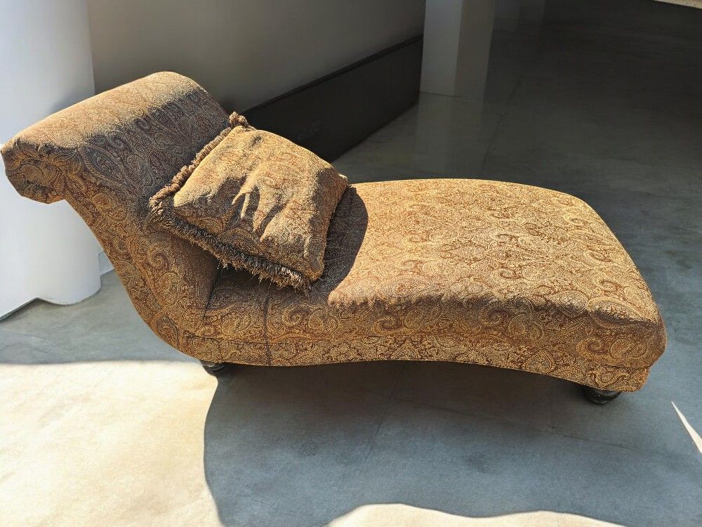 Contemporary Chaise Longue Chair With Cushion