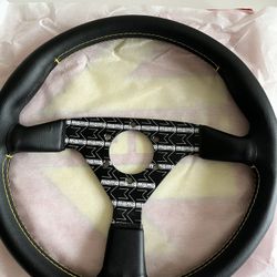 V1 MOMO Wheel W/ Yellow Lines & Italian Engraving 