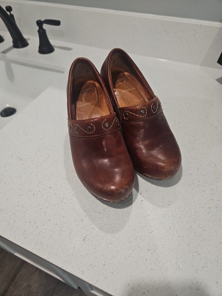 Dansko's