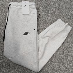 NEW Nike Tech Fleece Pants (2XL)