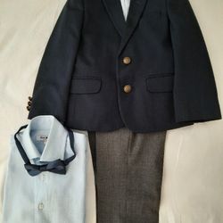 Boy's Suit Size 5
