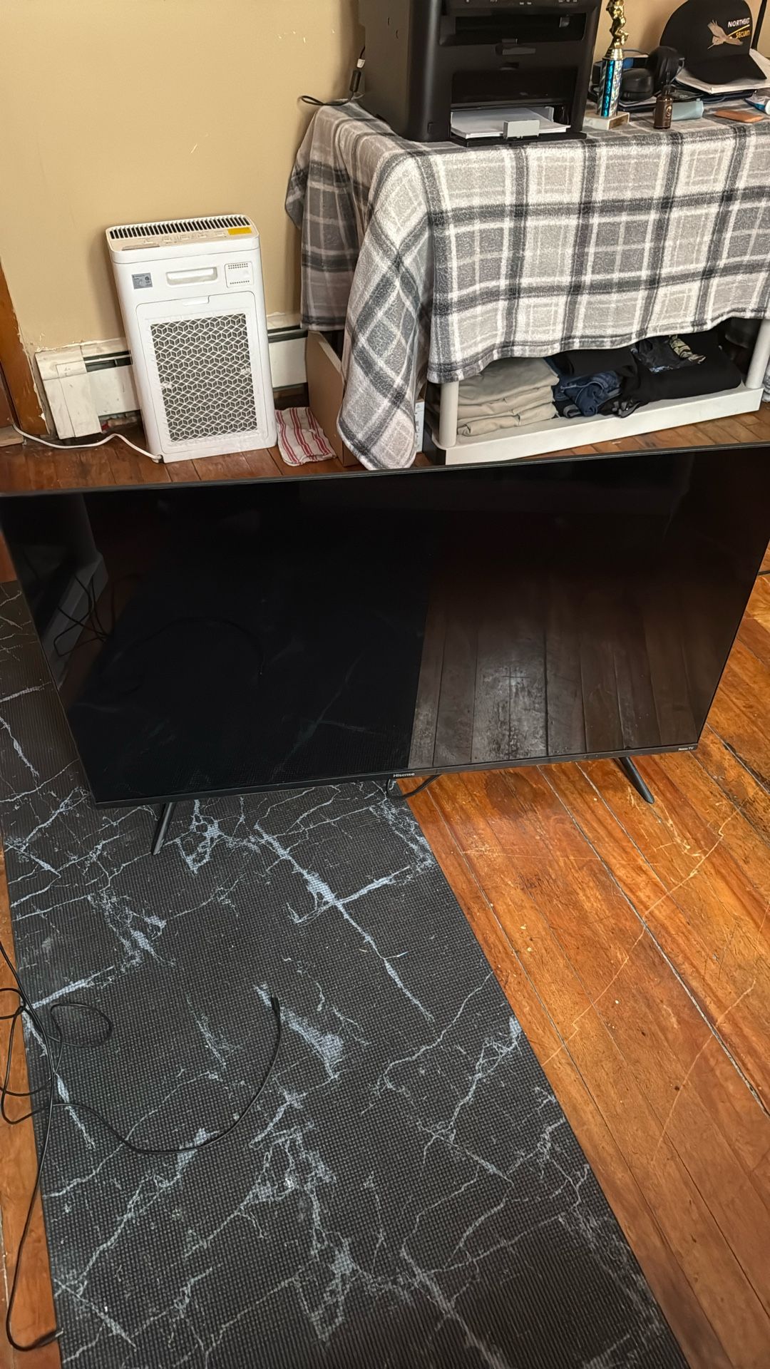 42 Inch Flat Screen Tv Pretty Much Brand New