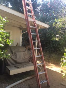 24 feet fiberglass extension ladder