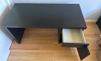 Large Brown/Black Desk - Perfect Condition (IKEA MALM) for Sale in  Berkeley, CA - OfferUp
