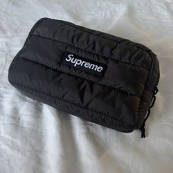 Supreme Puffer Pouch Black 