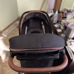 Stroller/car seat/car seat base