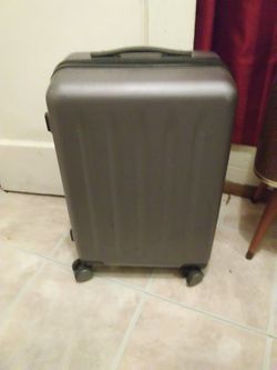 Nice Suitcase on wheels