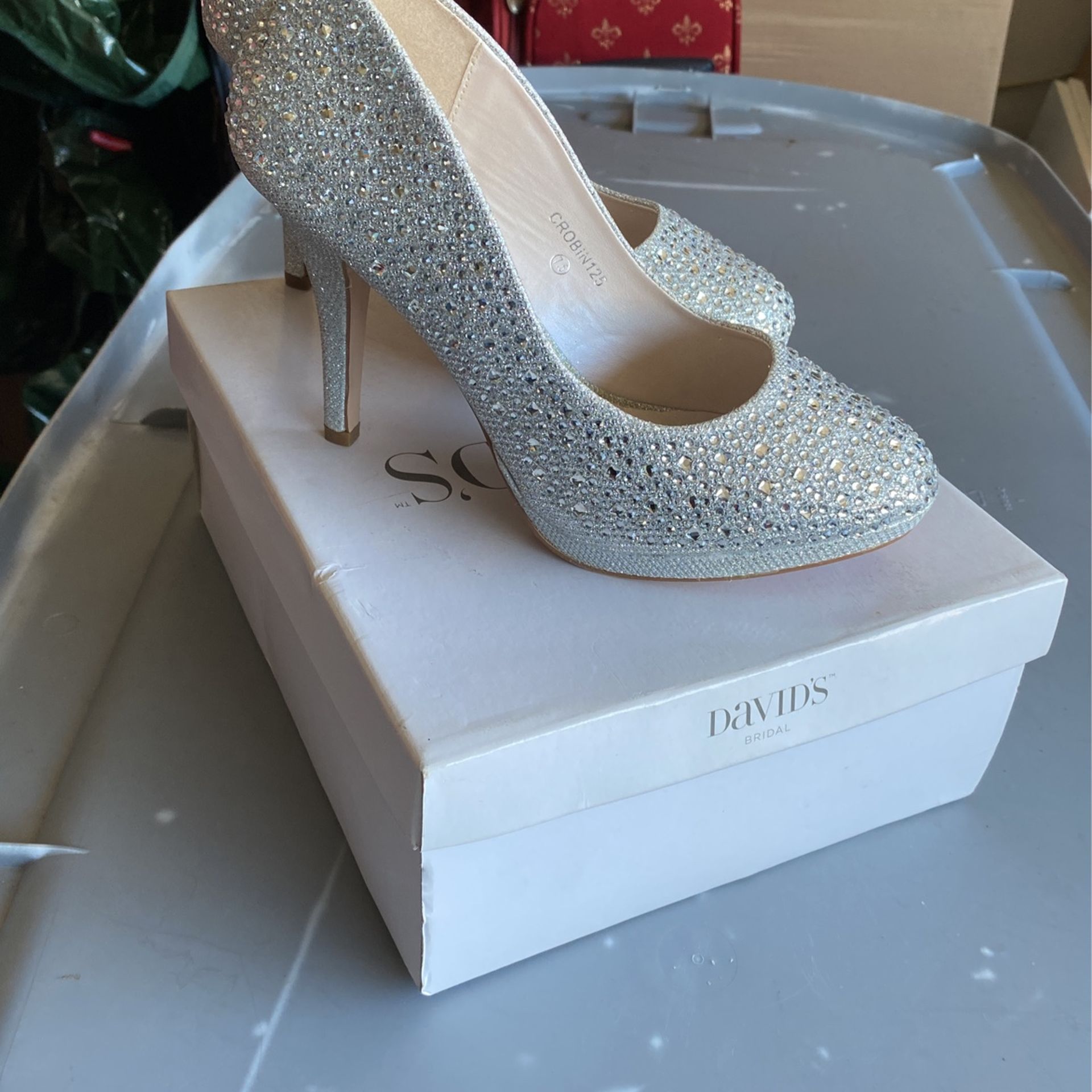 David’s Bridal Silver Heels Size 7.5
