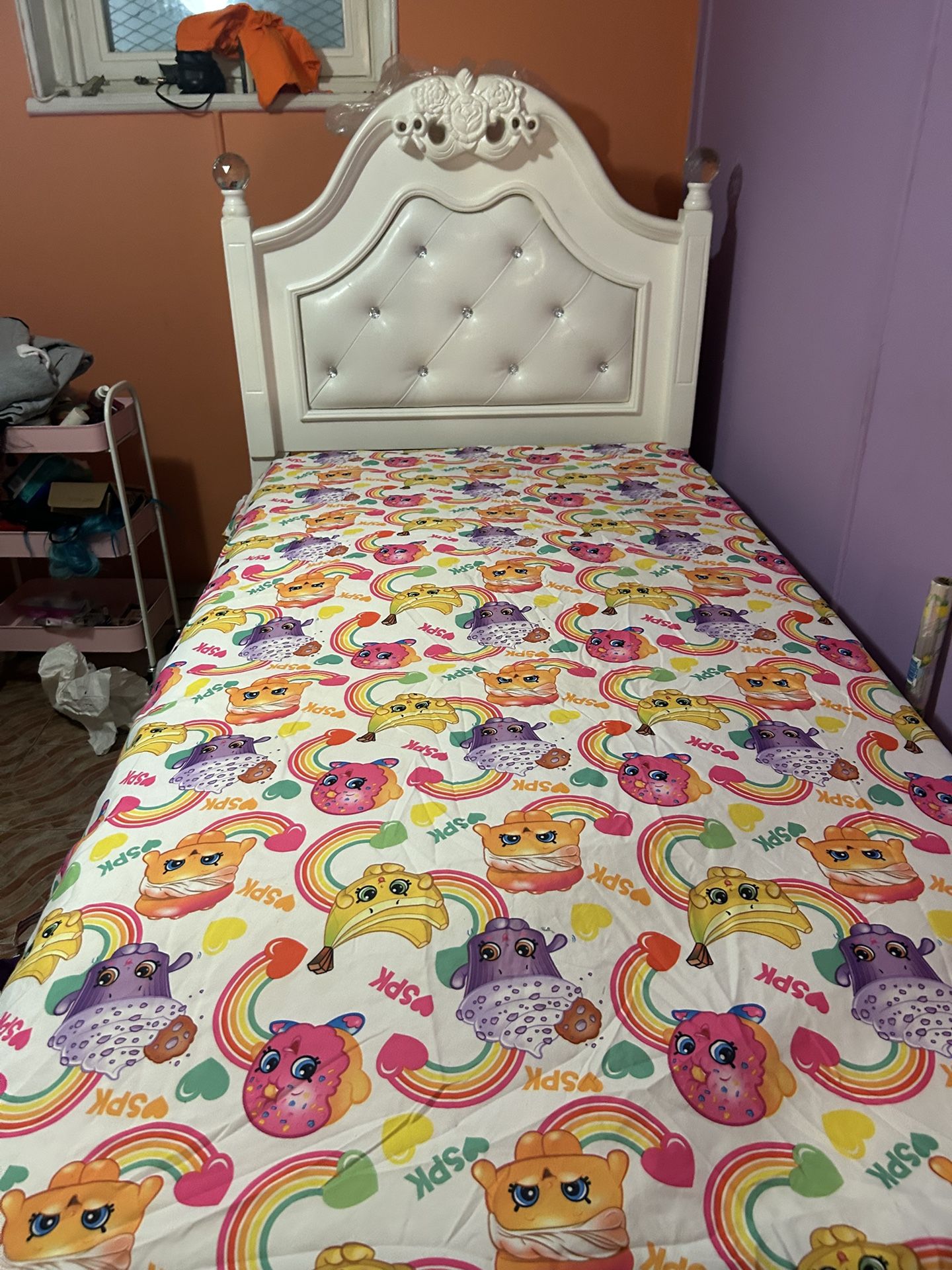 Tufted White Twin Size Bed