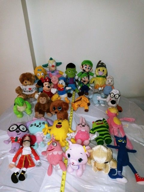 28 Different Plush Stuffed Animal Plushie Toy Collection