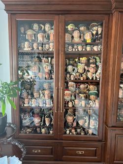 Huge Collection of Vintage Figurines & Character Jugs - Royal Doulton & More