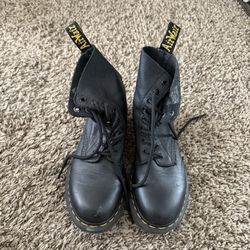 Dr Martens women boots size 7