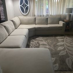 Off White/beige Sectional  $600