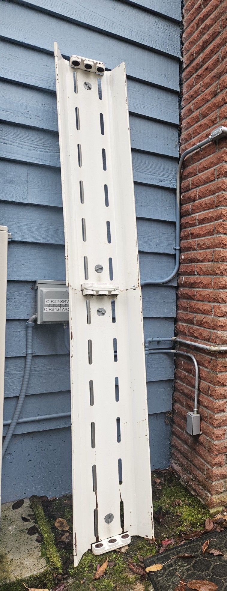 Fluorescent Light Fixture - FREE!