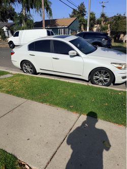 2011 hyndai genesis 4.6 v8