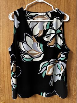 Women’s Sleeveless Blouse