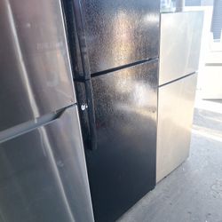 G E. , APARTMENT REFRIGERATOR (DELIVERED)