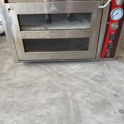 Avantco Pizza Oven