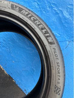 Michelin Pilot Sport 4 S 245/40 ZR18 Tires