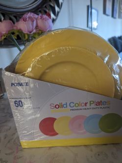 POSATE 60 PIECES PLASTIC SOLID COLOR PLATES NEW!!!!