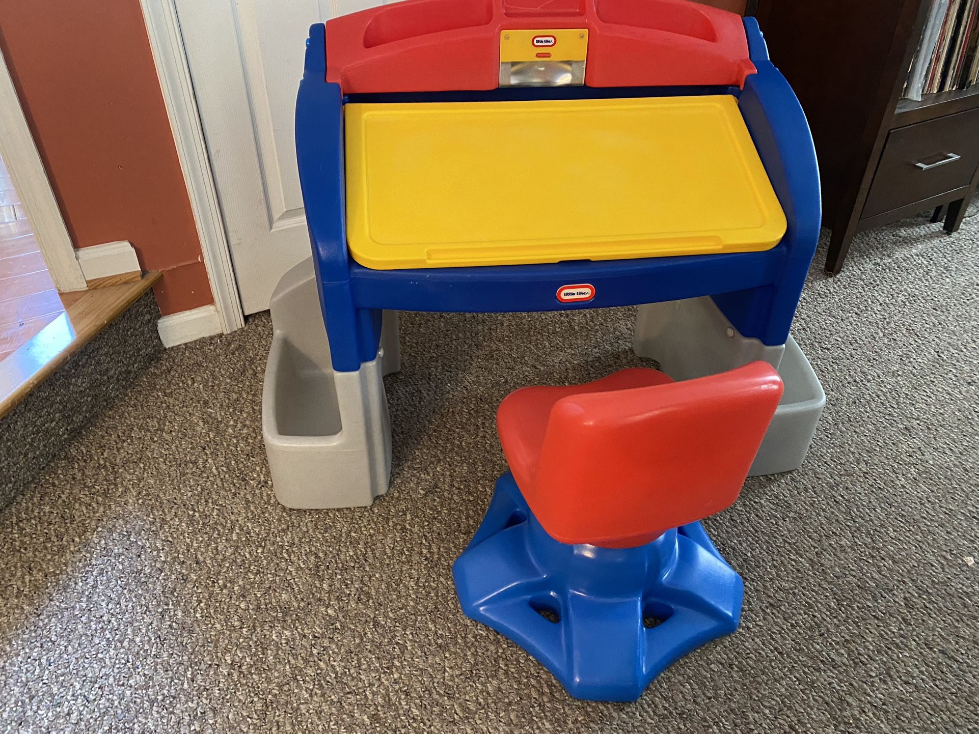Little Tikes Art/Activity Desk And Chair