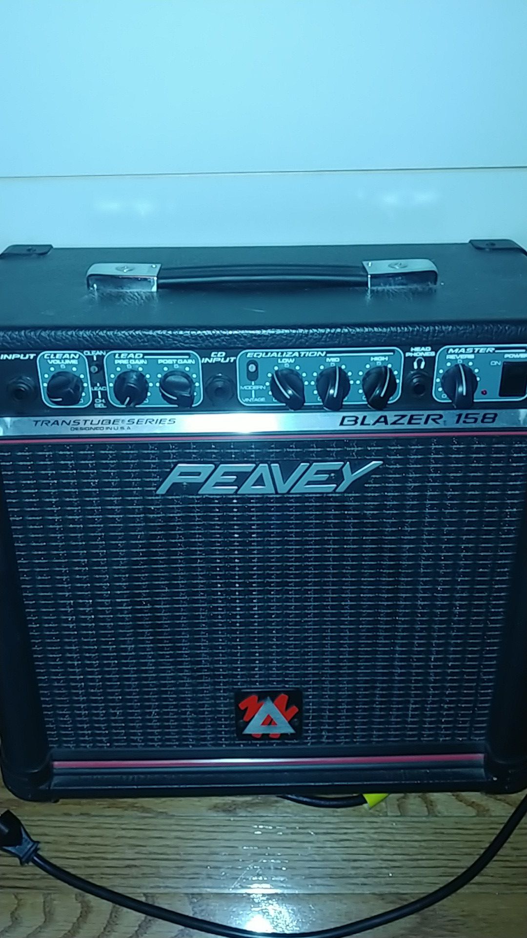 Guitar amplifier peavey