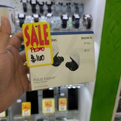 Earbuds PS5 new In Box 