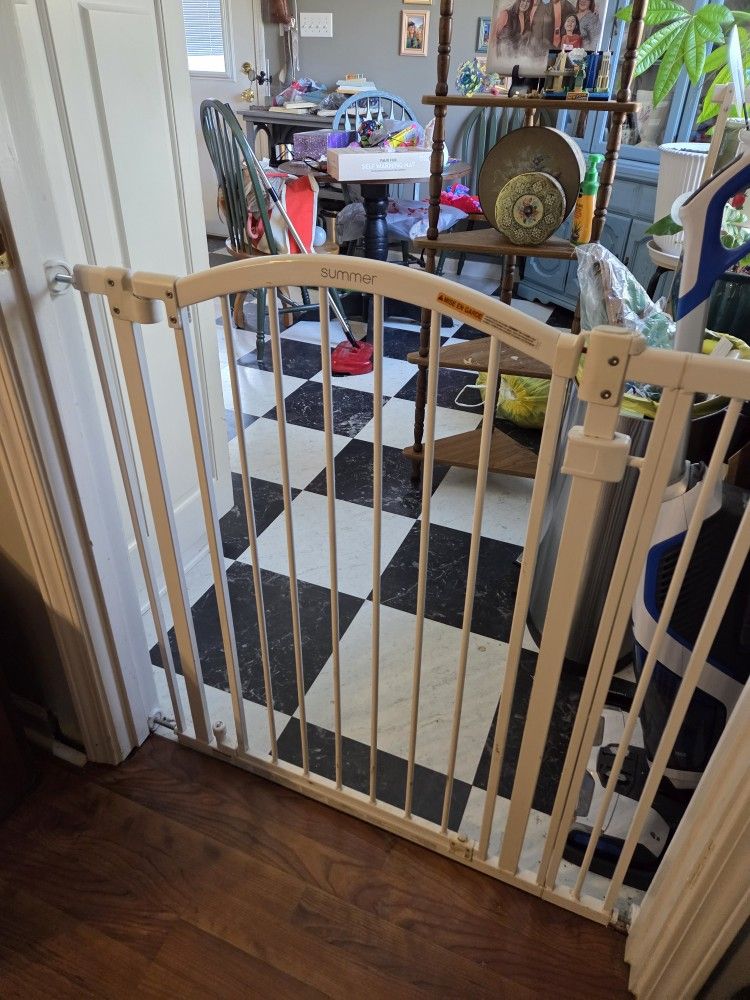 37 Inch Baby Gate