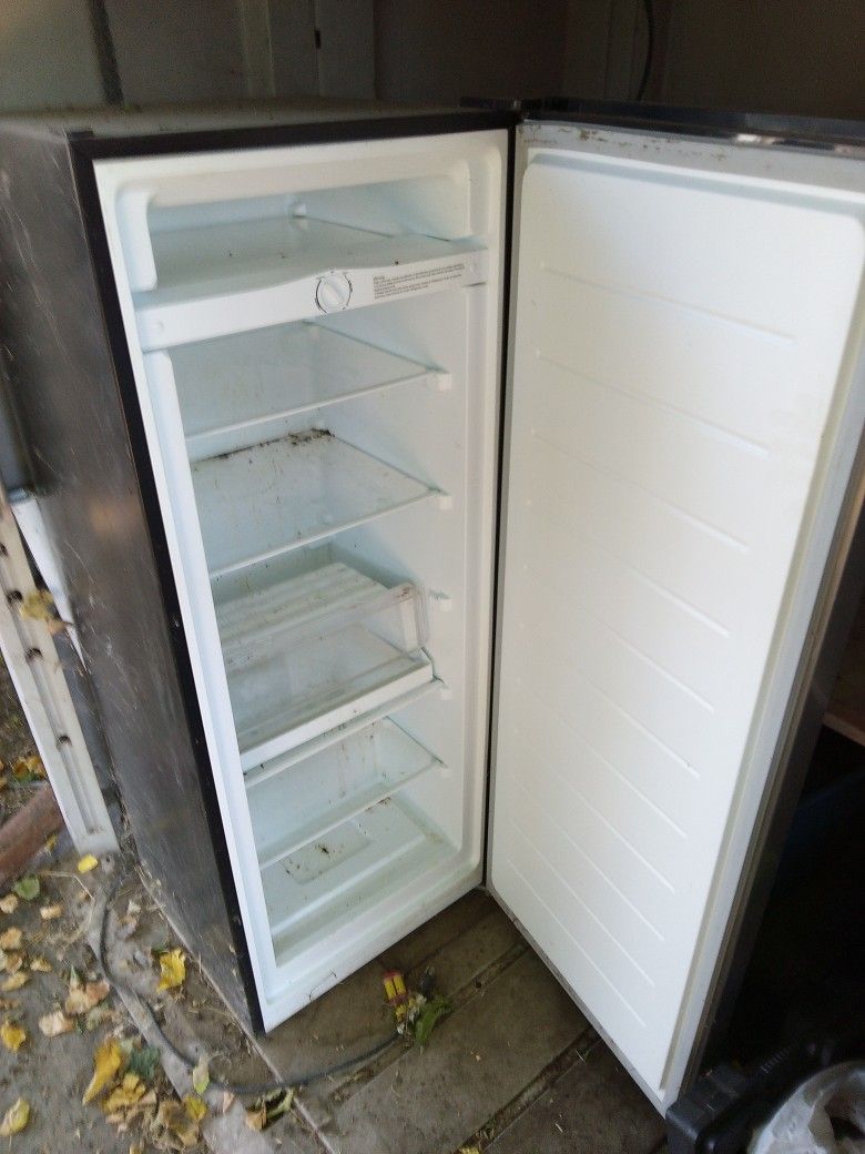5ft Tall Mini Freezer
