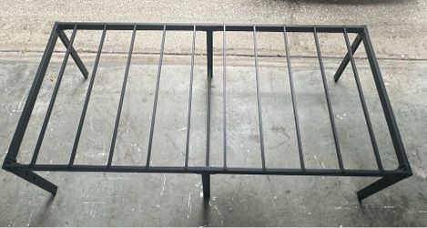 18 in. Black Metal Frame Twin