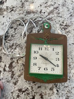 Vintage General Electric Cutting Board Wall Clock 
