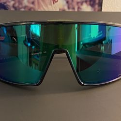 OAKLEY PRIZM SUNGLASSES/USED$40
