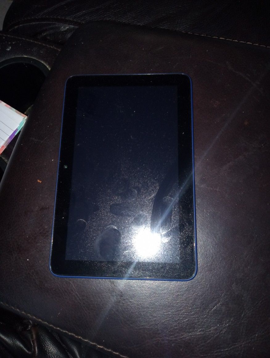 Fire Tablet Black And Blue In Good Condition
