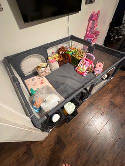 Large play pen