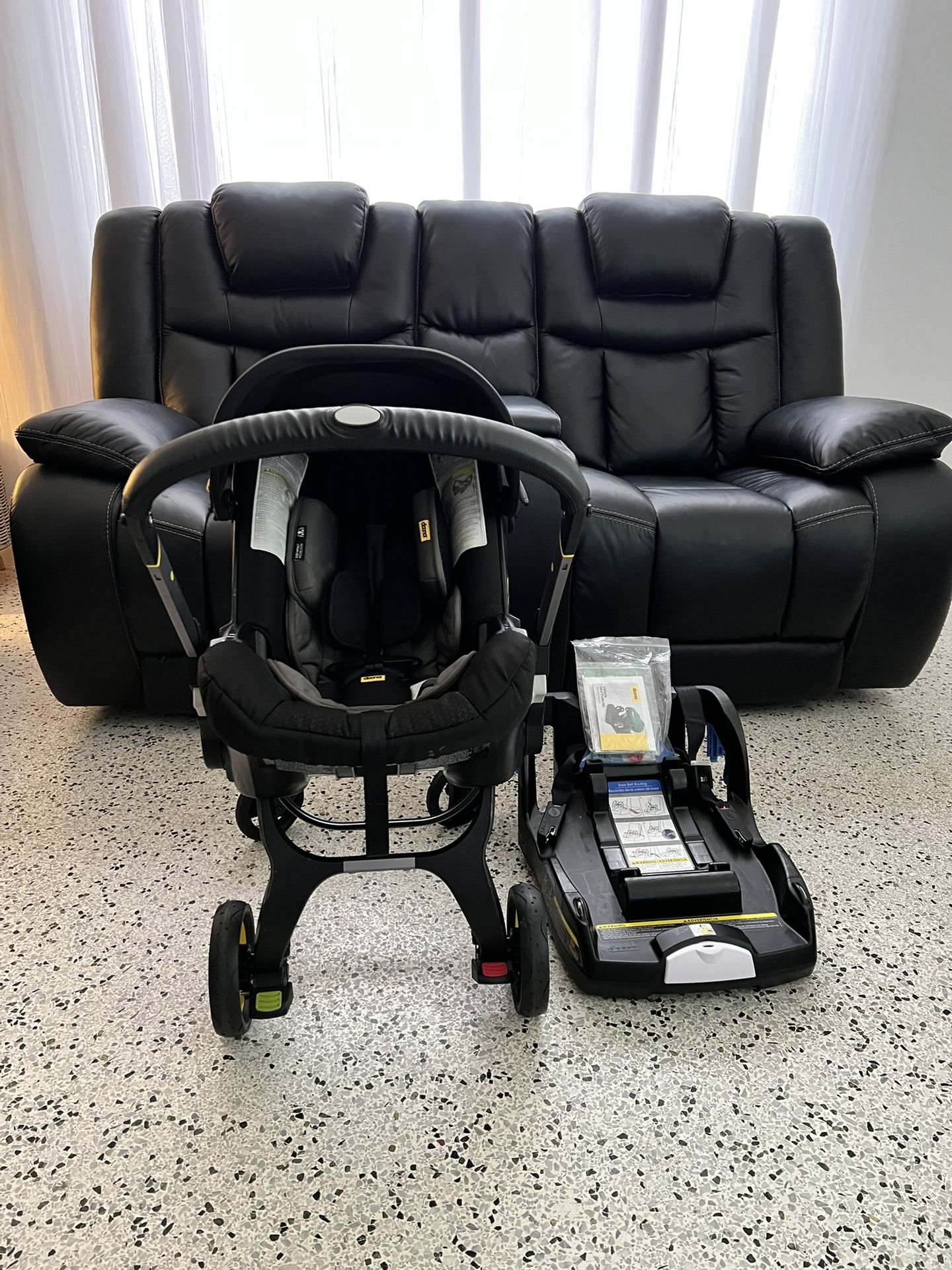 Doona Stroller/Car Seat