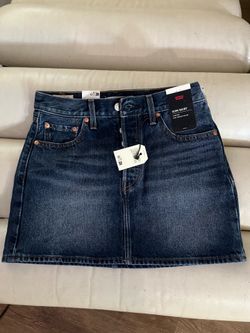 Levi’s Premium Women’s Icon Denim Skirt