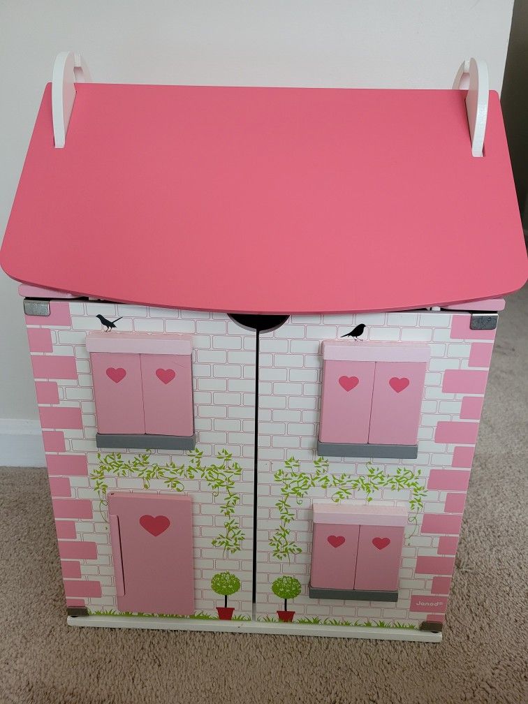 Premium Quality Wooden Doll House.