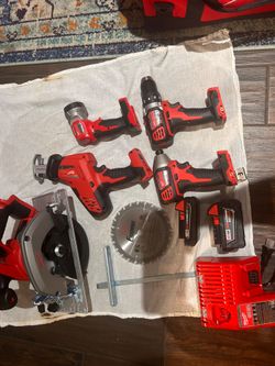 MILWAUKEE TOOL KIT